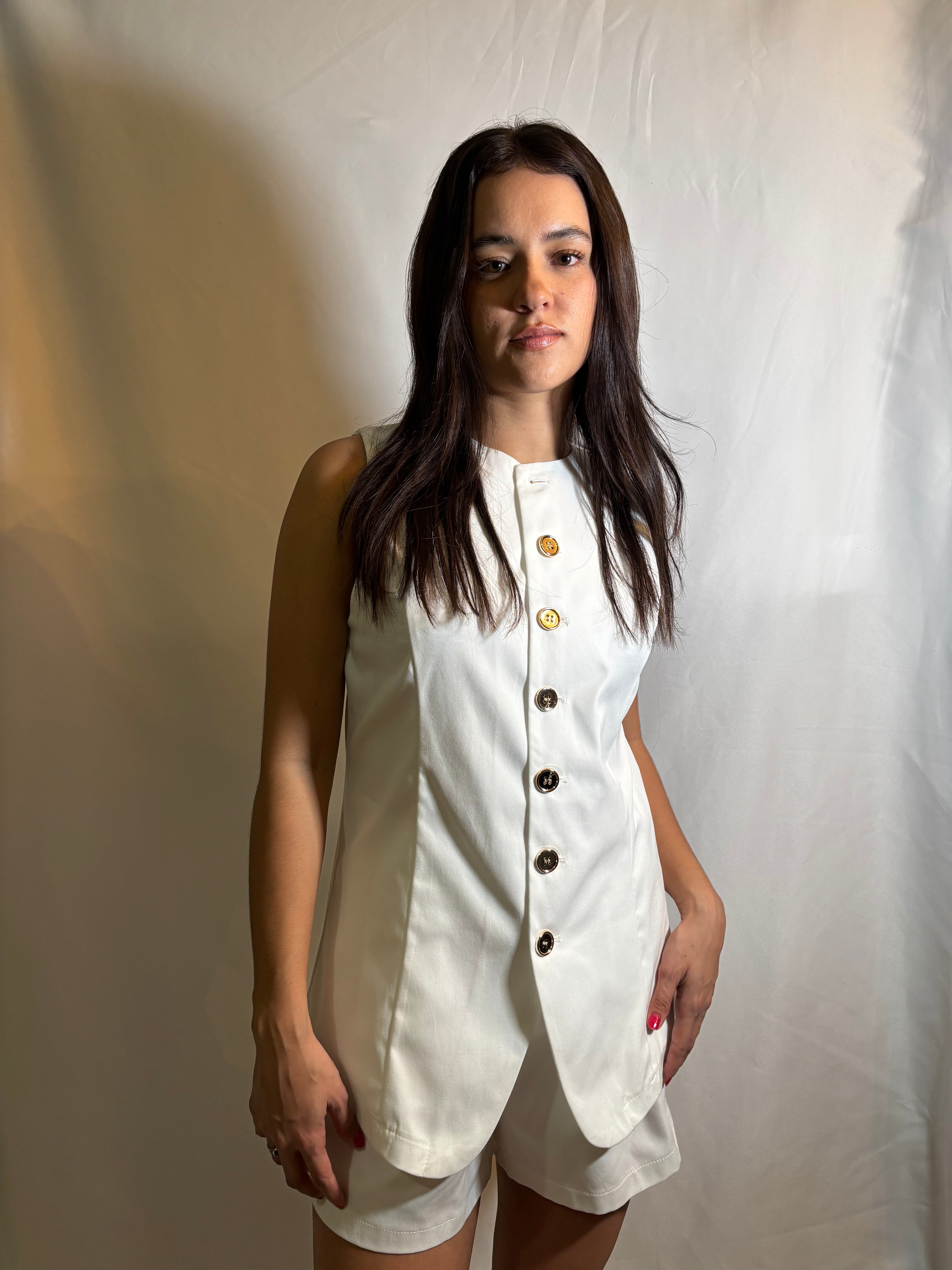 Set short y chaleco blanco