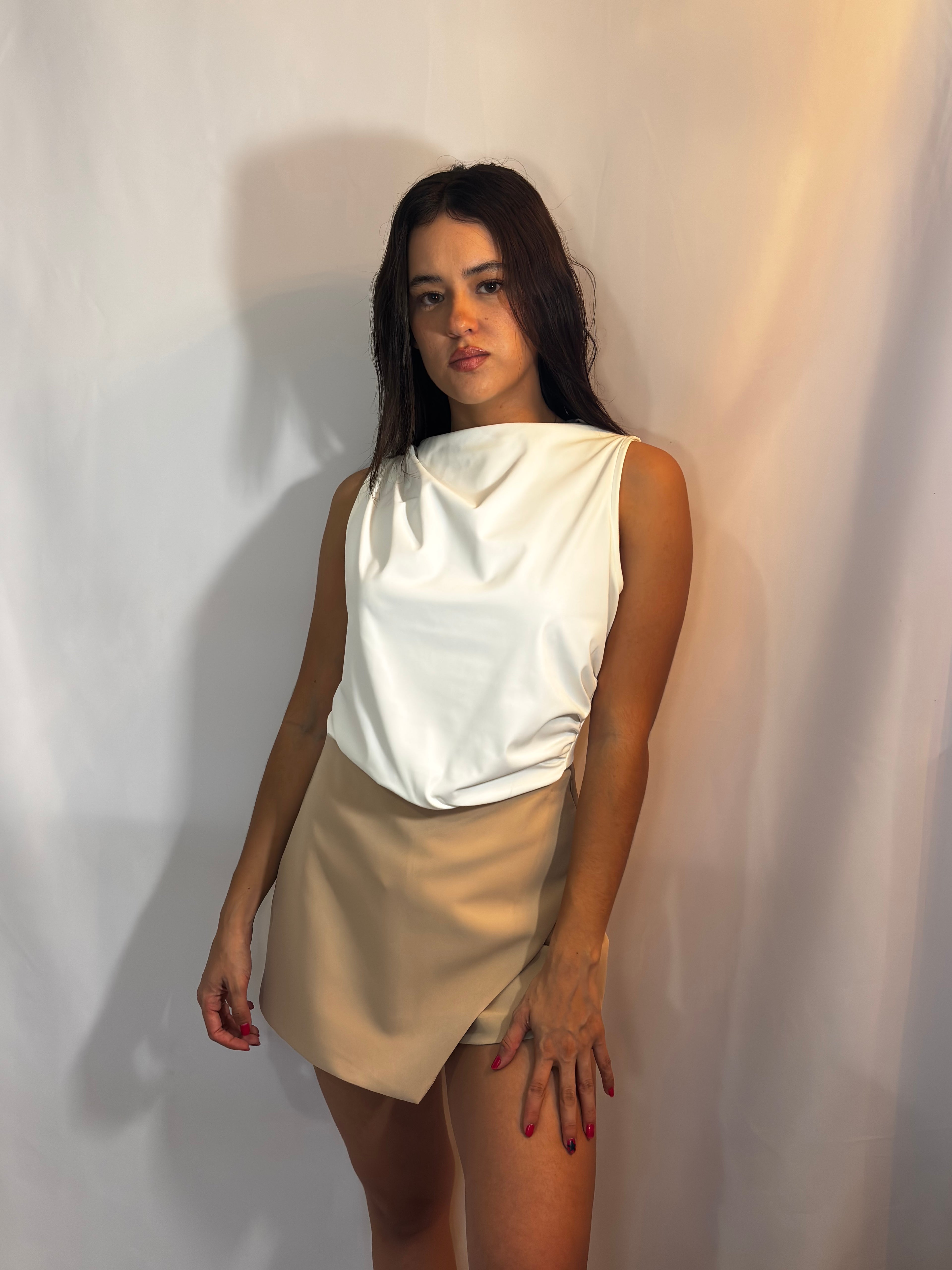 Falda beige
